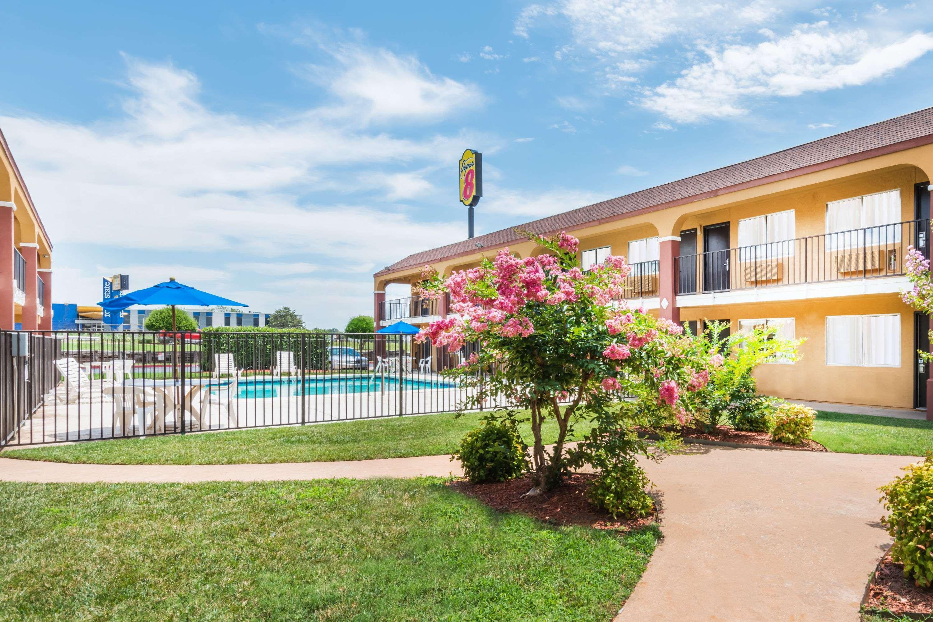 Super 8 By Wyndham Midwest City Ok Exterior photo
