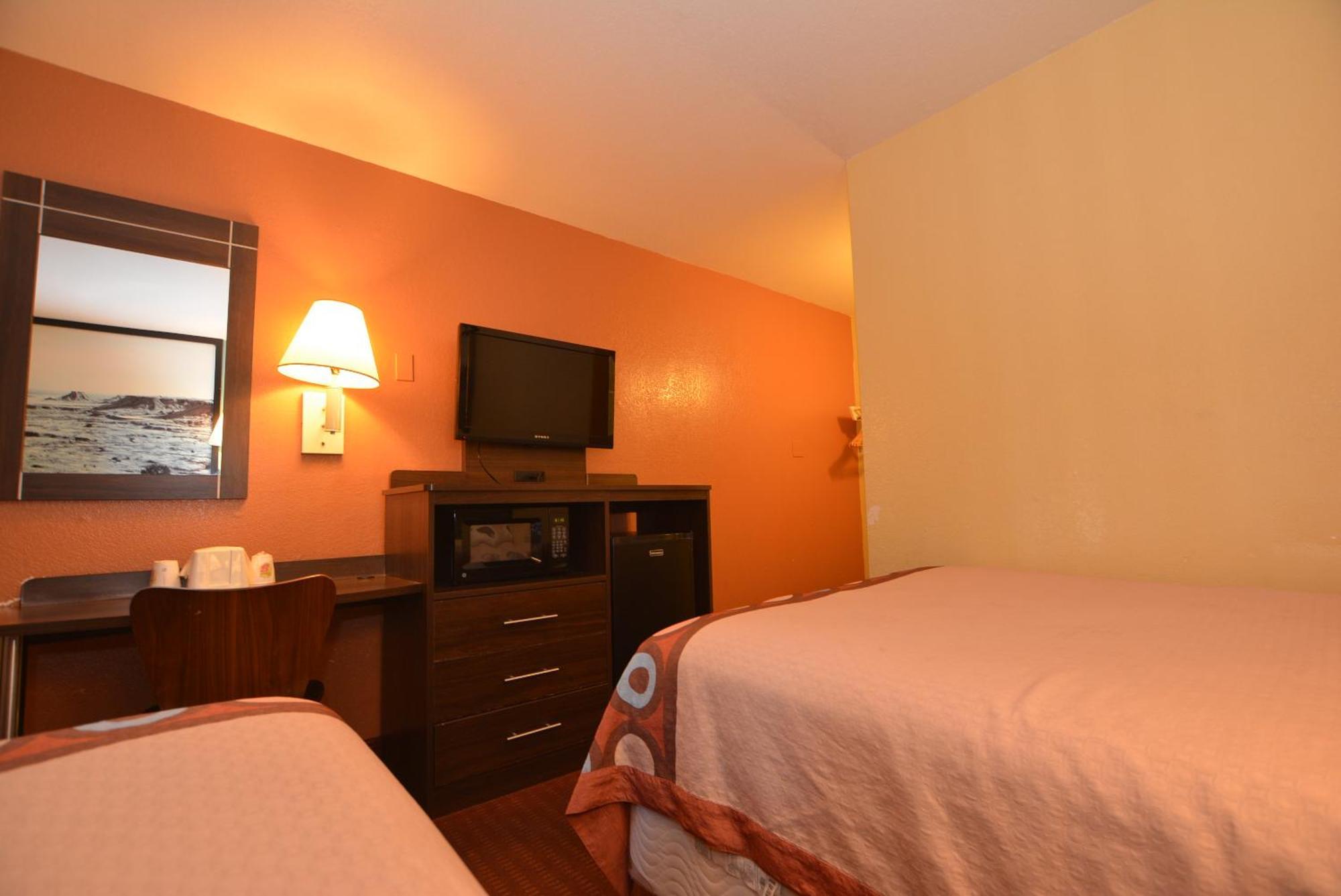 Super 8 By Wyndham Midwest City Ok Room photo